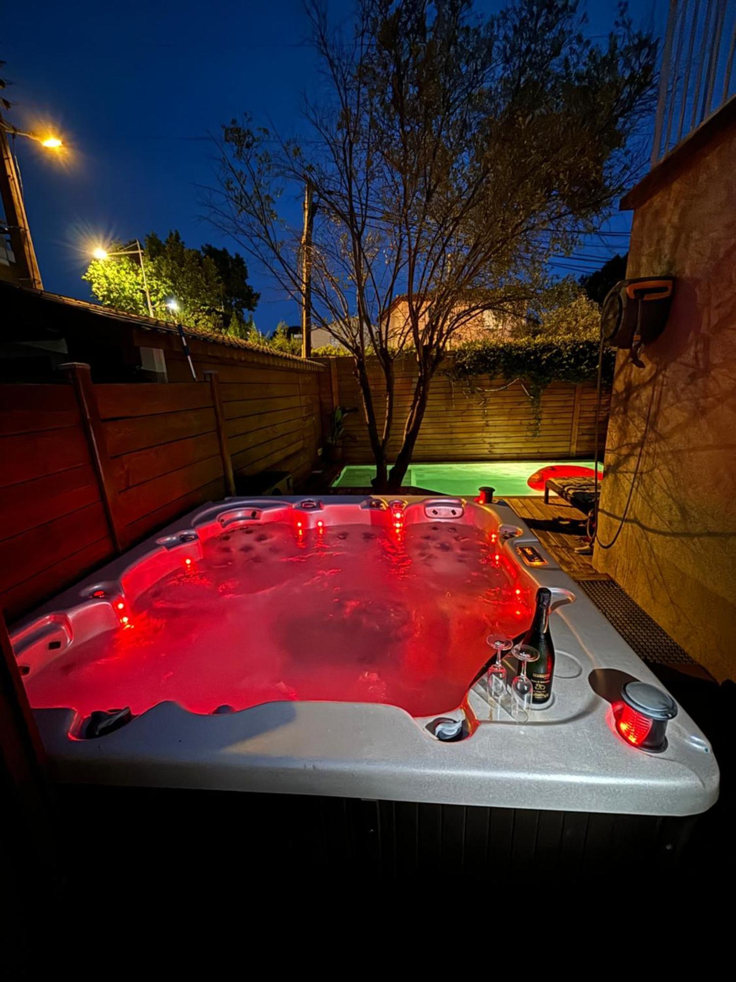 Maison Avec Piscine Et Jacuzzi Proche Des Plages ツーロン エクステリア 写真